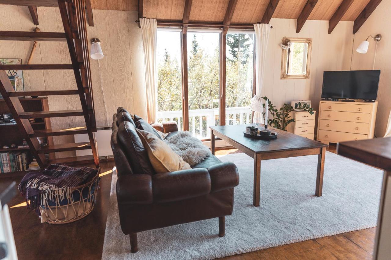 Bjoerk - A Cozy Hilltop Cottage - Great Location! Blaskogabyggd Eksteriør bilde